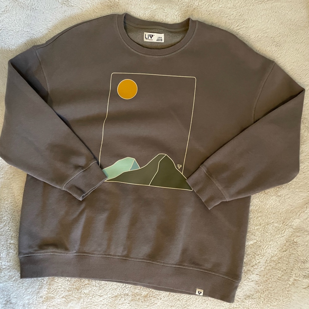 LIV Outdoor Gray Graphic Fleece Sweater